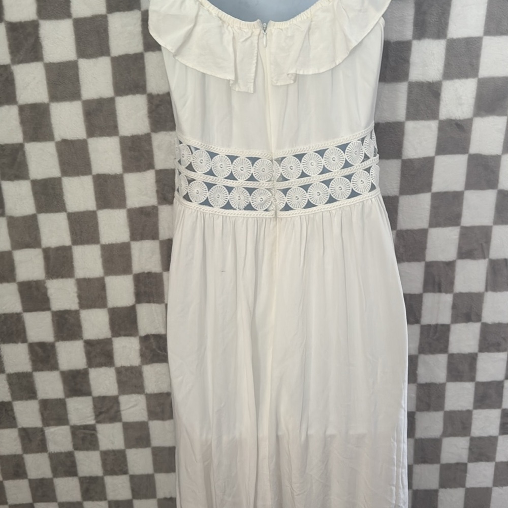 Pink Lily Cream Maxi Dress with Ruffled Tiered Design Size M/Medium - Picture 10 of 13